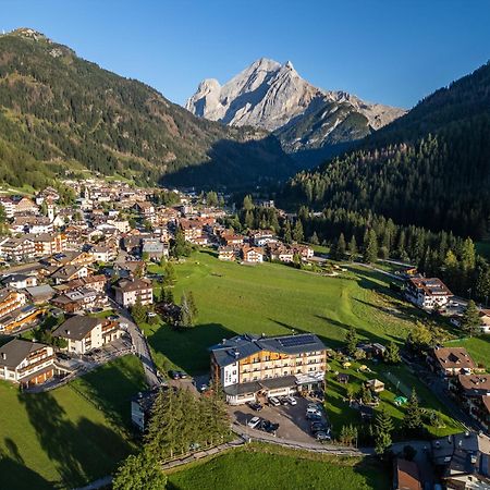 Dolomiten Hotel Irma Canazei Exterior photo