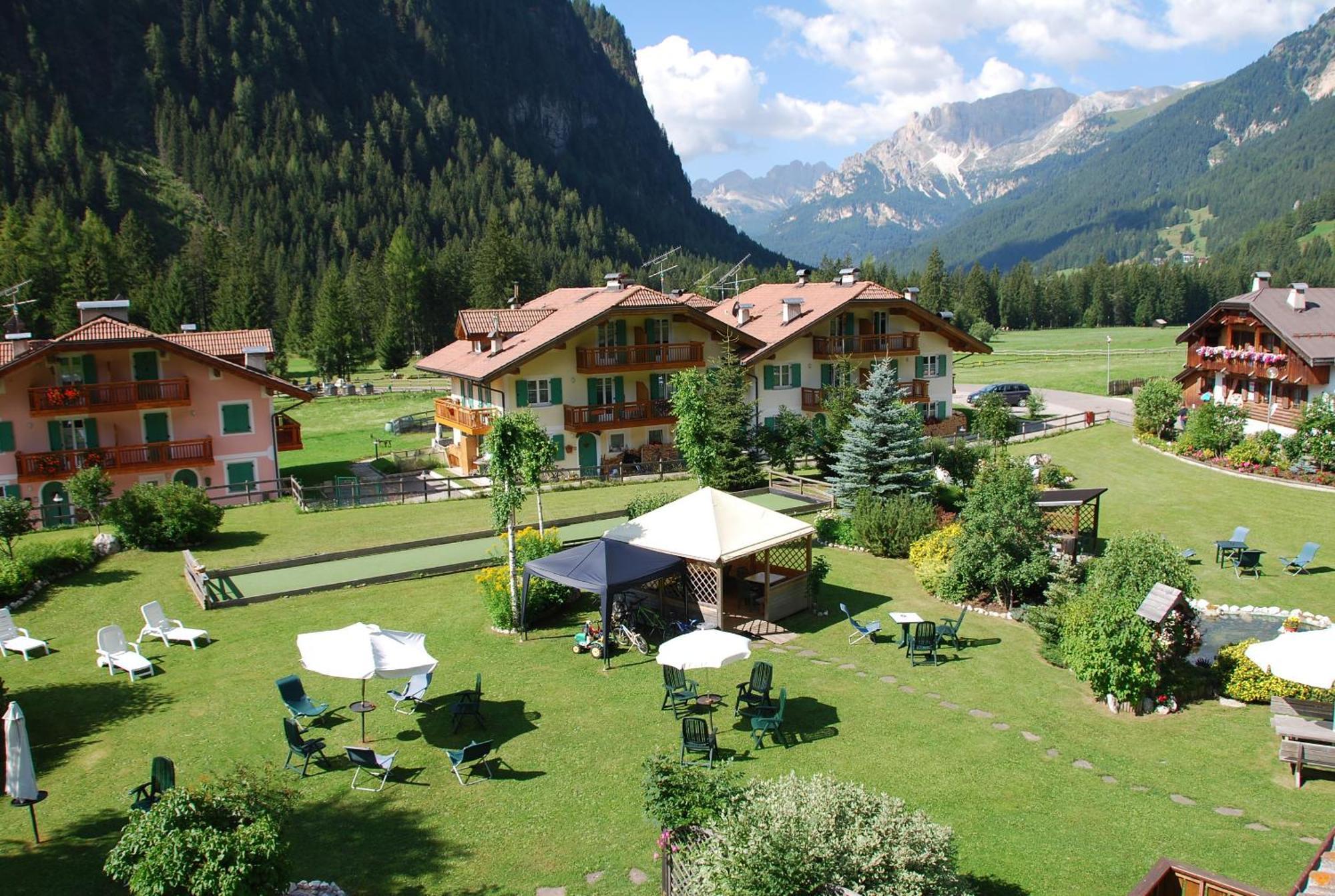 Dolomiten Hotel Irma Canazei Exterior photo